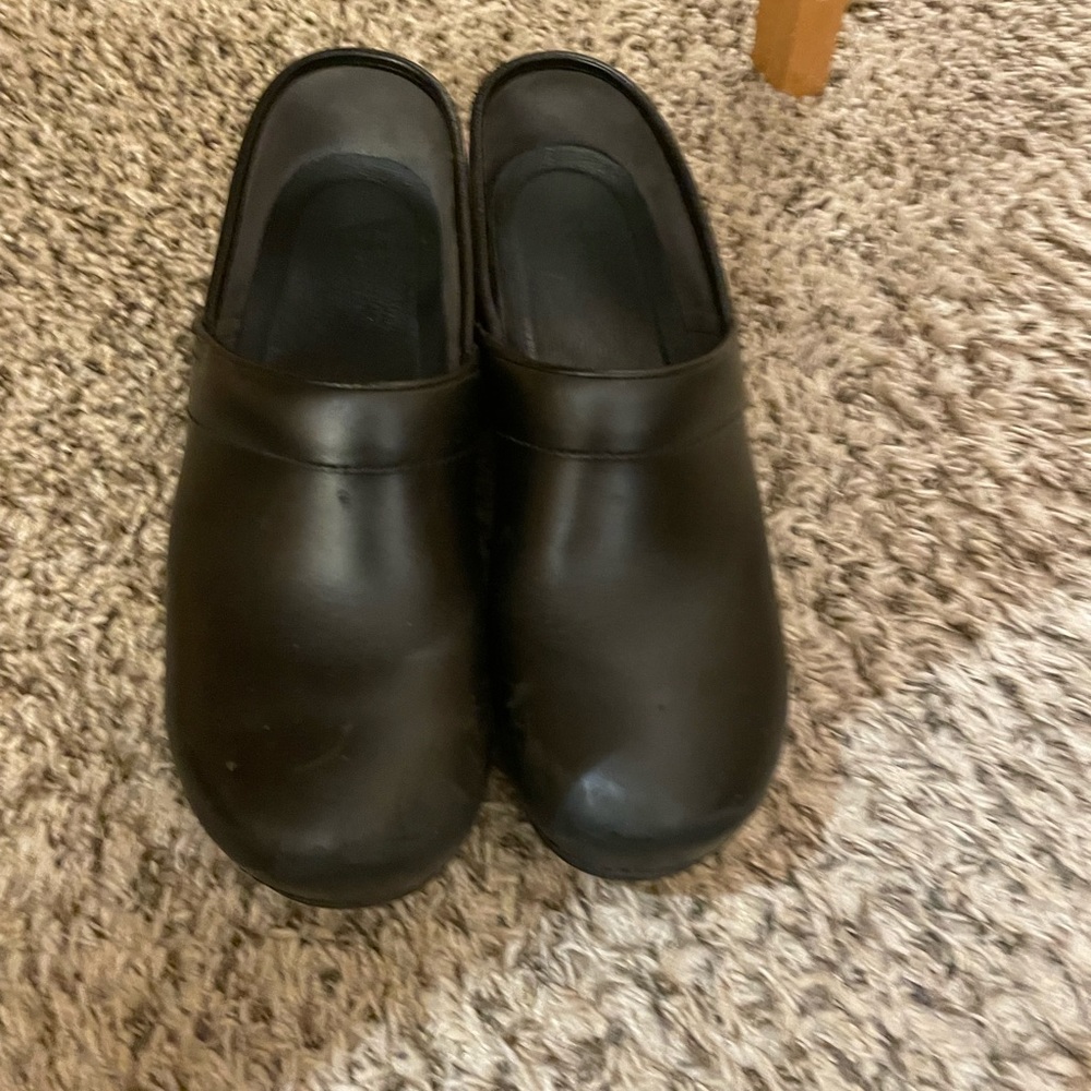 NWOT Slip Resistant Dansko Clogs